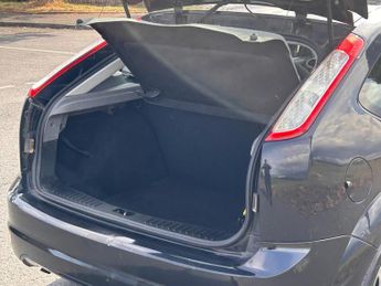 Ford Focus 1.6 Zetec 5dr