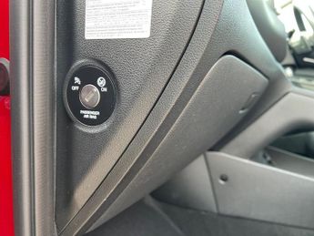 Hyundai KONA 64kWh Premium Auto 5dr (10.5kW Charger)