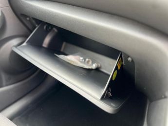 Hyundai KONA 64kWh Premium Auto 5dr (10.5kW Charger)