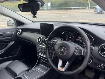 Mercedes-Benz A Class 1.6 A180 Sport (Executive) 7G-DCT Euro 6 (s/s) 5dr