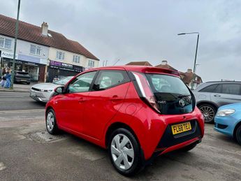 Toyota AYGO 1.0 VVT-i x-play x-shift Euro 6 5dr