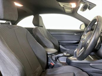 BMW 2 Series 2.0 220i M Sport Auto Euro 6 (s/s) 2dr