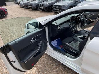 Mercedes-Benz CLA 1.6 CLA180 AMG Line Coupe 7G-DCT Euro 6 (s/s) 4dr