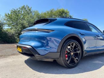 Porsche Taycan Performance Plus 93.4kWh 4S Cross Turismo Auto 4WD 5dr (11kW Cha