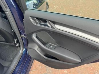 Audi A3 1.5 TFSI CoD 35 S line S Tronic Euro 6 (s/s) 4dr