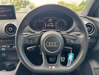 Audi A3 1.5 TFSI CoD 35 S line S Tronic Euro 6 (s/s) 4dr