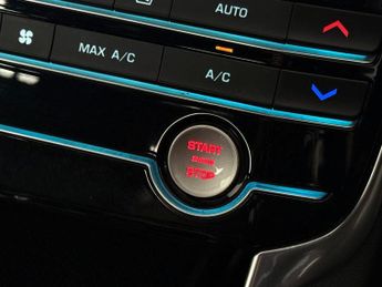 Jaguar XE 2.0i GPF R-Sport Auto Euro 6 (s/s) 4dr