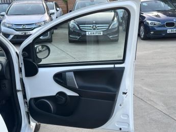 Toyota AYGO 1.0 VVT-i Fire Euro 5 5dr