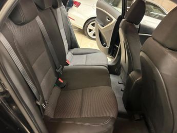 Hyundai i30 1.6 CRDi Active Auto Euro 5 5dr
