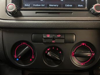 Volkswagen Tiguan 2.0 TDI Escape Auto 4WD Euro 5 5dr