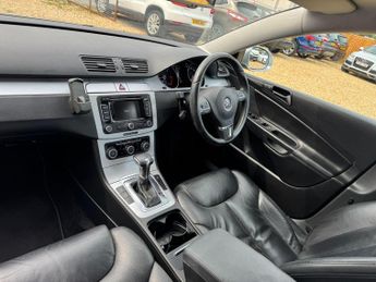 Volkswagen Passat 2.0 TDI Highline Plus DSG Euro 5 4dr