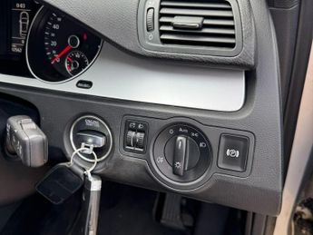 Volkswagen Passat 2.0 TDI Highline Plus DSG Euro 5 4dr