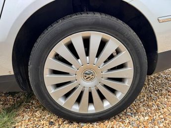 Volkswagen Passat 2.0 TDI Highline Plus DSG Euro 5 4dr