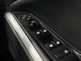 Vauxhall Grandland 1.6 13.2kWh Elite Auto Euro 6 (s/s) 5dr