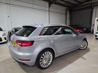 Audi A3 1.4 TFSI e-tron Sportback e-S Tronic Euro 6 5dr 8.8kWh