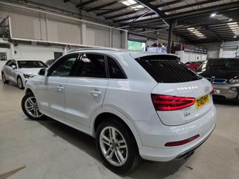 Audi Q3 2.0 TDI S line S Tronic quattro Euro 5 (s/s) 5dr