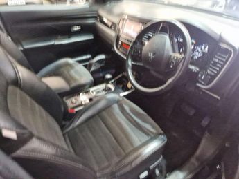 Mitsubishi Outlander 2.0 MIVEC Black CVT 4WD Euro 6 (s/s) 5dr