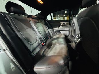 Jaguar XF 3.0d V6 R-Sport Auto Euro 5 (s/s) 4dr