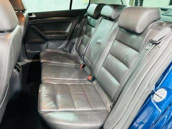 Volkswagen Golf 2.0 TDI DPF GT Sport DSG 5dr