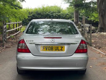 Mercedes-Benz E Class 2.1 E220 CDI Elegance 4dr