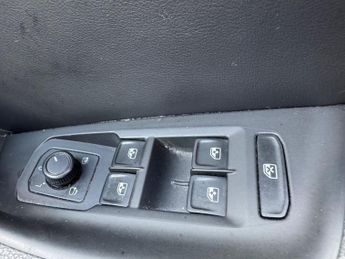 Volkswagen Passat 2.0 TDI R-Line DSG Euro 6 (s/s) 5dr