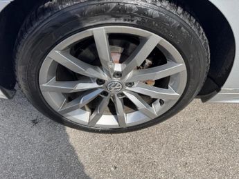 Volkswagen Passat 2.0 TDI R-Line DSG Euro 6 (s/s) 5dr