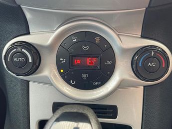 Ford Fiesta 1.4 Titanium 5dr