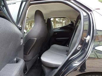 Toyota AYGO 1.0 VVT-i x-play x-shift Euro 6 5dr (Safety Sense)