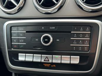 Mercedes-Benz GLA 1.6 GLA180 Urban Edition 7G-DCT Euro 6 (s/s) 5dr