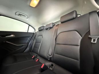 Mercedes-Benz A Class 1.6 A180 SE 7G-DCT Euro 6 (s/s) 5dr