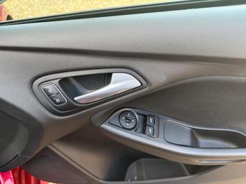 Ford Focus 1.5T EcoBoost ST-Line Auto Euro 6 (s/s) 5dr
