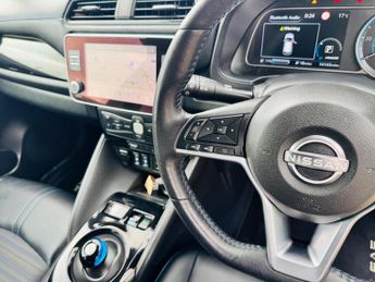Nissan Leaf 39kWh N-Connecta Auto 5dr
