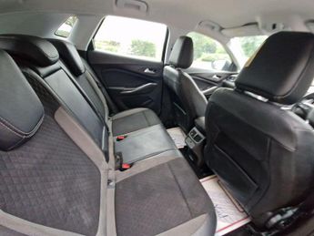 Vauxhall Grandland X 1.2 Turbo Sport Nav Auto Euro 6 (s/s) 5dr