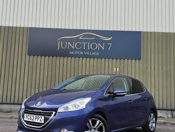 Peugeot 208 1.2 VTi Allure Euro 5 5dr