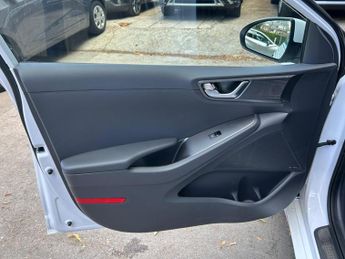 Hyundai IONIQ 38.3kWh Premium Auto 5dr