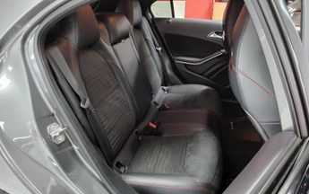 Mercedes-Benz A Class 1.6 A200 AMG Line 7G-DCT Euro 6 (s/s) 5dr