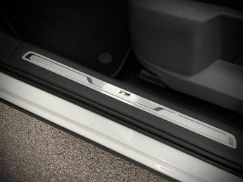 Volkswagen Tiguan R-LINE TECH TDI 4M SA