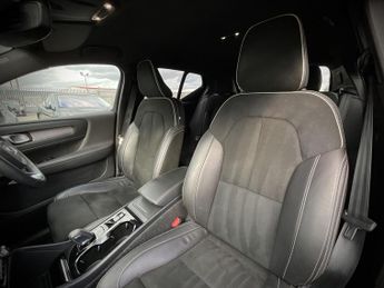 Volvo Xc40 R-DESIGN T3 AUTO