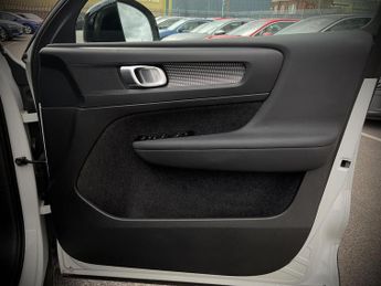 Volvo Xc40 R-DESIGN T3 AUTO