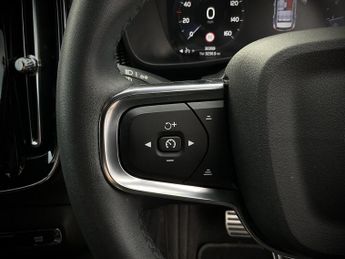 Volvo Xc40 R-DESIGN T3 AUTO