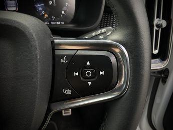 Volvo Xc40 R-DESIGN T3 AUTO