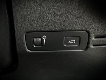 Volvo Xc40 R-DESIGN T3 AUTO