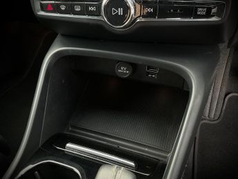 Volvo Xc40 R-DESIGN T3 AUTO