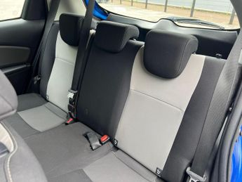 Toyota Yaris 1.5 VVT-h Icon Tech E-CVT Euro 6 (s/s) 5dr