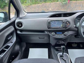 Toyota Yaris 1.5 VVT-h Icon Tech E-CVT Euro 6 (s/s) 5dr