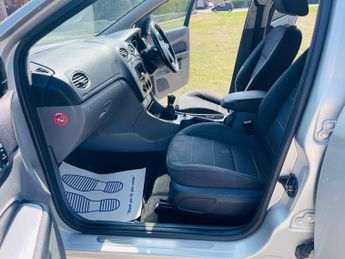 Ford Focus 2.0 Titanium 5dr