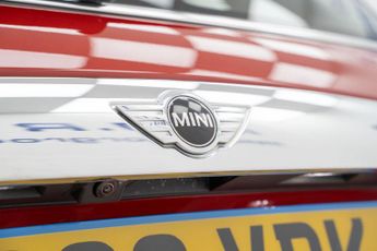 MINI Hatch 1.5 Cooper Auto Euro 6 (s/s) 3dr
