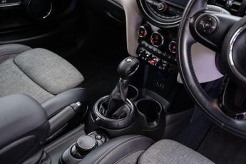 MINI Hatch 1.5 Cooper Auto Euro 6 (s/s) 3dr