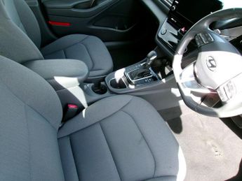 Hyundai IONIQ 1.6 h-GDi Premium SE DCT Euro 6 (s/s) 5dr