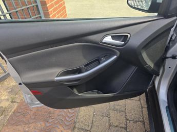 Ford Focus 1.6 Titanium Navigator Powershift Euro 5 5dr